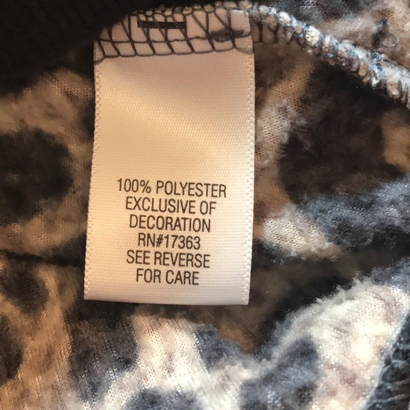 Simply Vera Sweater - Picture 7 of 7